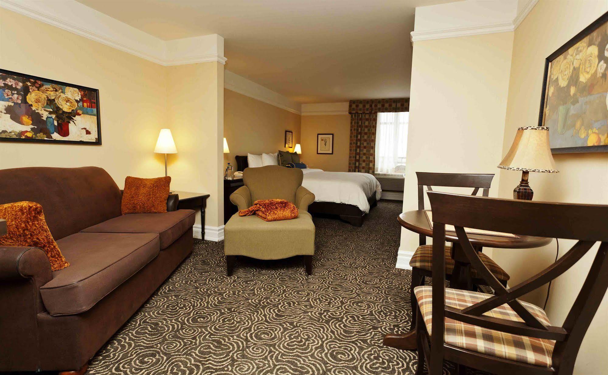 Le St-Martin Hotel & Suites Laval Exteriör bild